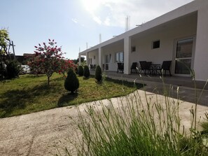 Basic Studio | Terrace/patio