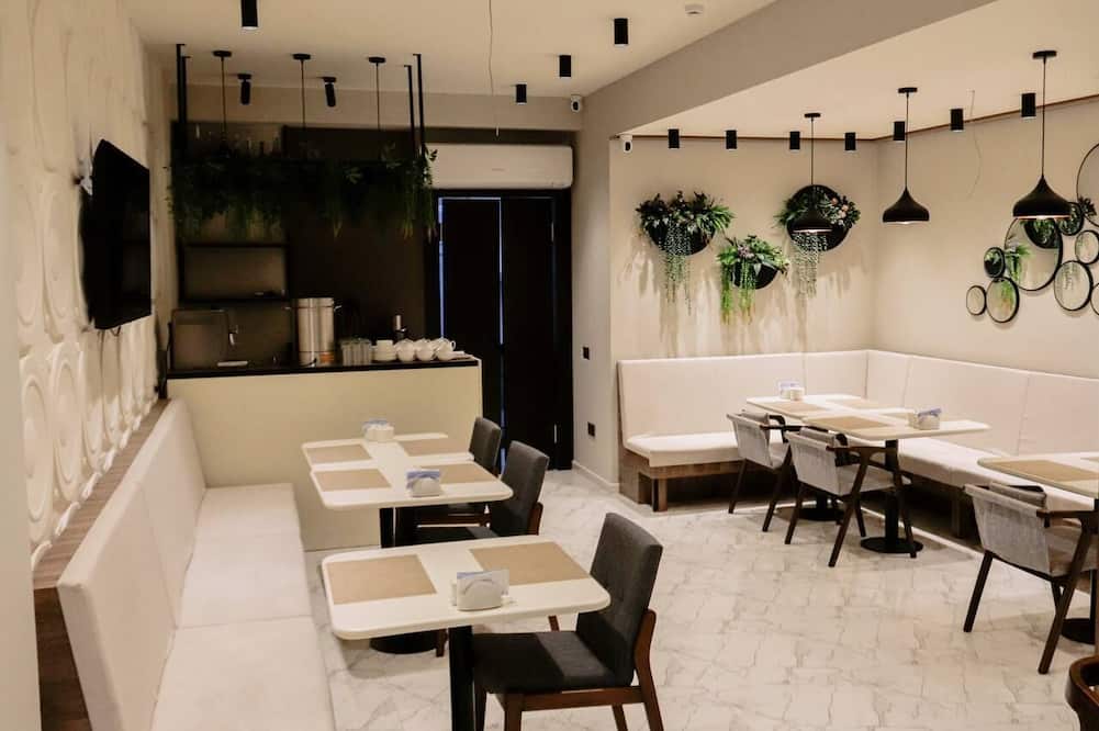 Kristal inn Hotel
