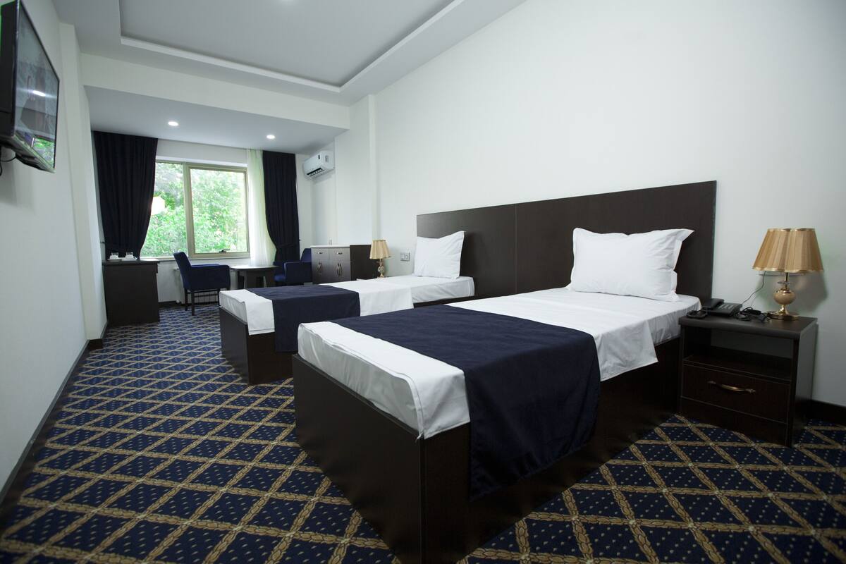 1 bedroom, minibar, desk, laptop workspace