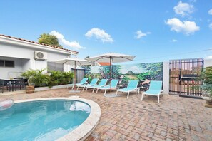 Pool - Poolside 1BR Retreat w/ Kitchen near Eagle Beach (Noord)