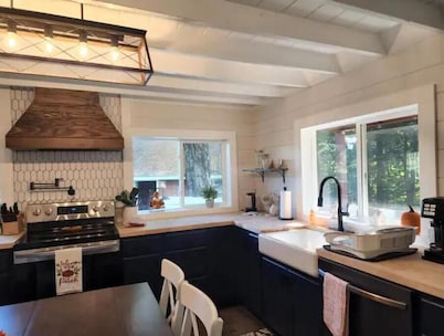 Lackawanna Lodge - Cozy two bedroom cottage