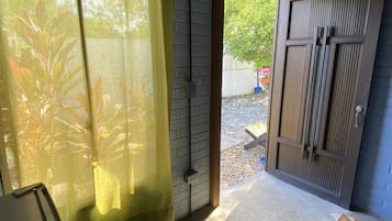 Basic Cabin, 1 Queen Bed | Private kitchen | Mini-fridge, dishwasher