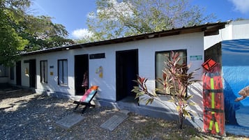 Cabaña básica, 1 cama de matrimonio | Terraza o patio
