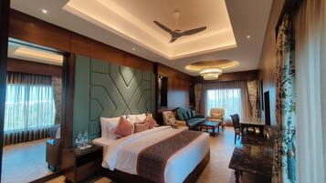 Junior-Suite | 1 Schlafzimmer, individuell eingerichtet, Schreibtisch