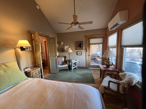 2 bedrooms, desk, free WiFi, bed sheets