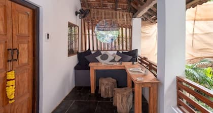 Luxury Studio steps from Turtle Beach