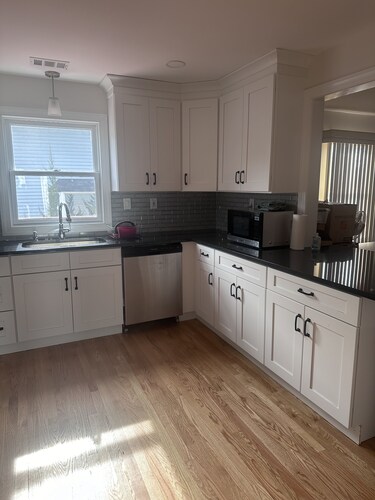 Fully Furnished 4 Bedroom in centrally located