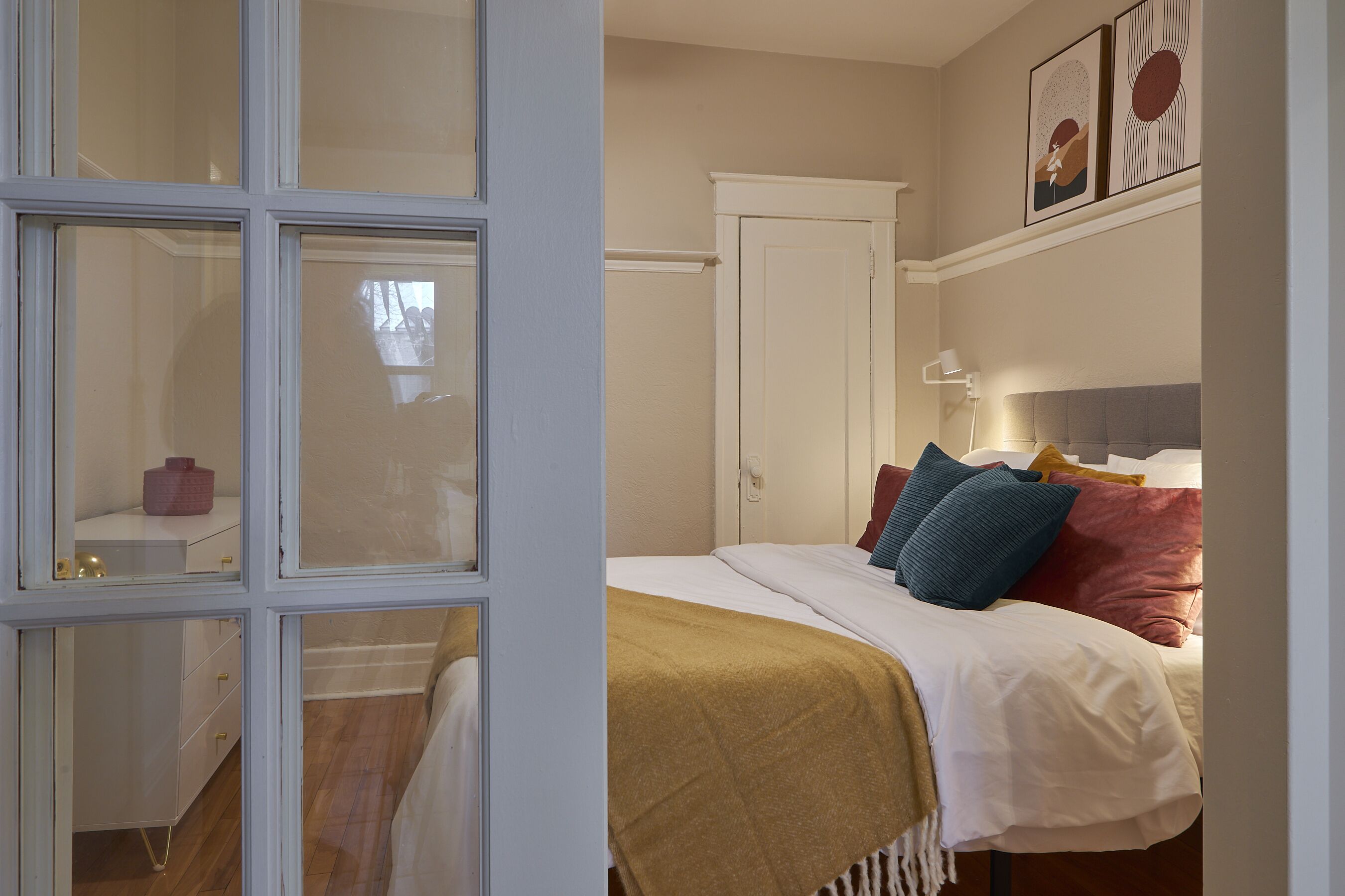 2 bedrooms, desk, iron/ironing board, free WiFi