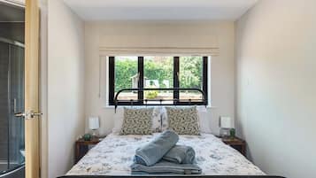 Cottage | 1 bedroom, individually decorated, individually furnished, free WiFi