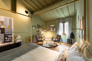 1 chambre, bureau, fer et planche à repasser, accès au Wi-Fi (inclus)