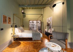 1 soverom, skrivebord, strykejern/-brett og wi-fi (inkludert)