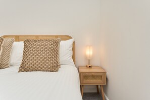 Apartment | 3 bedrooms, desk, free WiFi, bed sheets - The Penthouse In Bonchurch  (Ventnor)