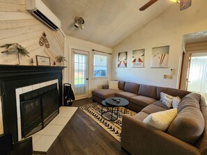 Smart TV, fireplace, video games - Tioga Townhouse Mountain Retreat w/ Pool & Games (Union Dale)