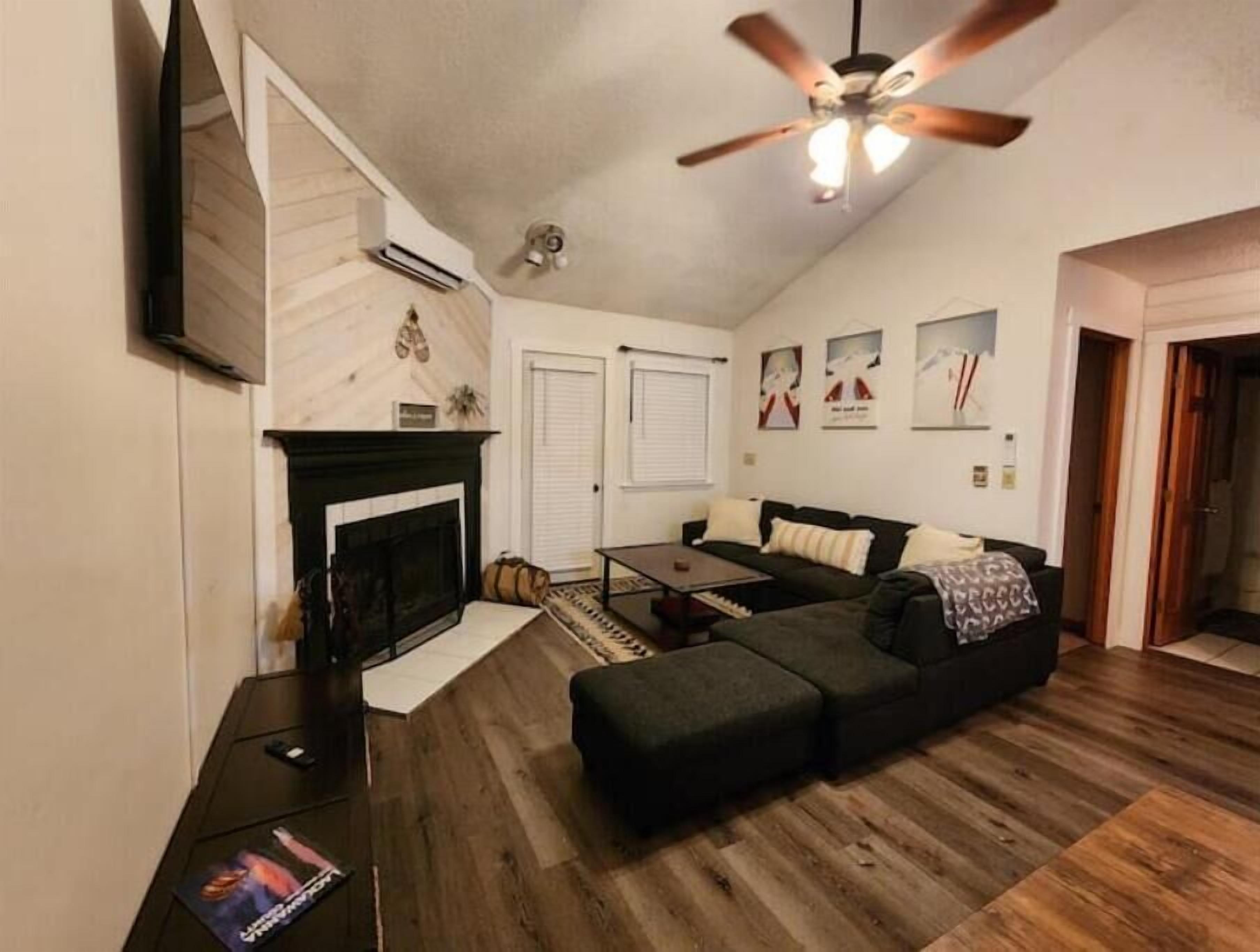 Smart TV, chimenea y videojuegos 