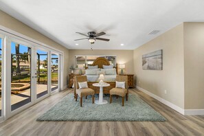 Interior - Beautiful waterfront pool home SE Cape Coral  (Cape Coral)