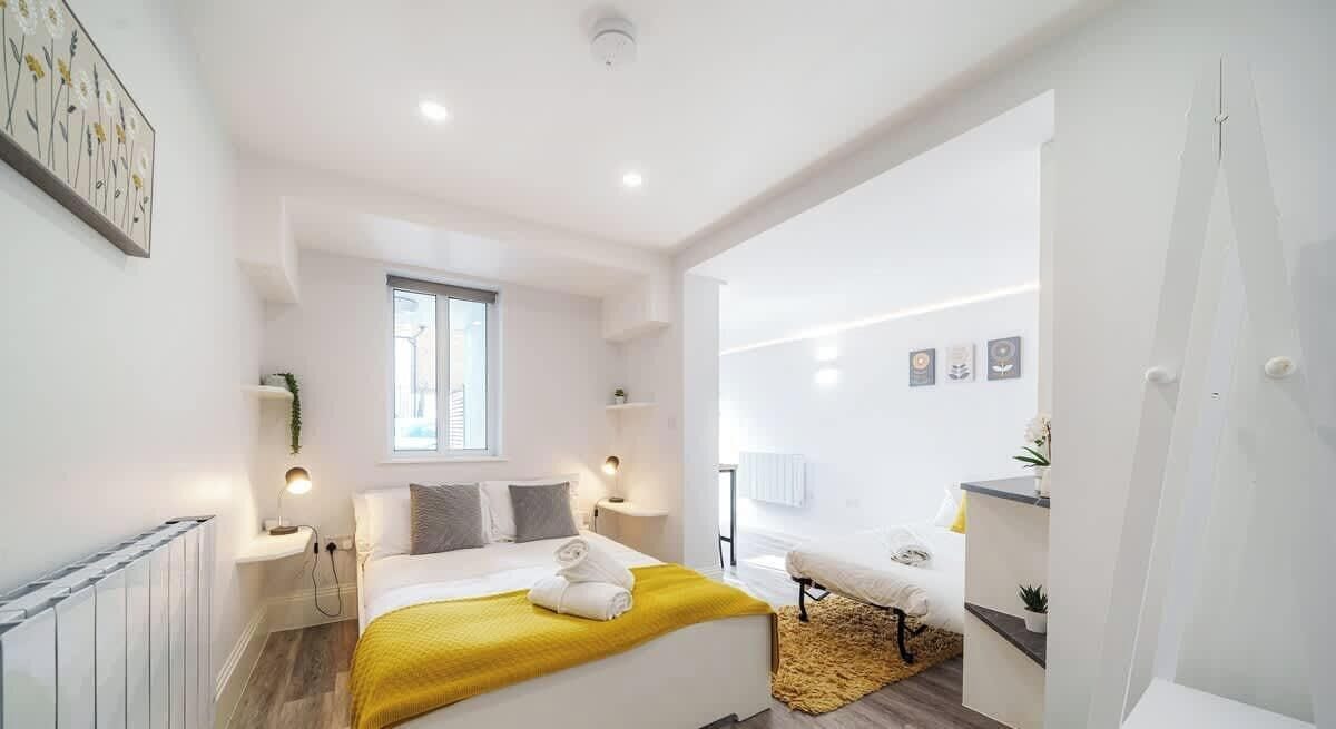 1 habitación, tabla de planchar con plancha, wifi y ropa de cama 