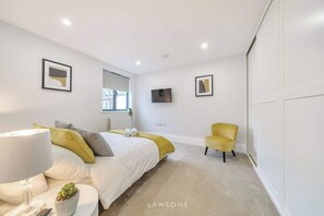 1 bedroom, iron/ironing board, travel cot, WiFi