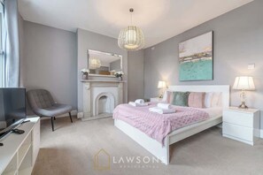 5 bedrooms, iron/ironing board, travel cot, WiFi