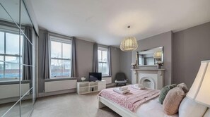 5 Schlafzimmer, Bügeleisen/Bügelbrett, Reisekinderbett, WLAN