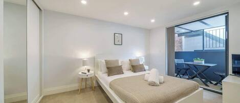 1 habitación, tabla de planchar con plancha, wifi y ropa de cama