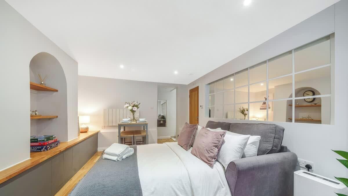 1 bedroom, iron/ironing board, travel cot, WiFi