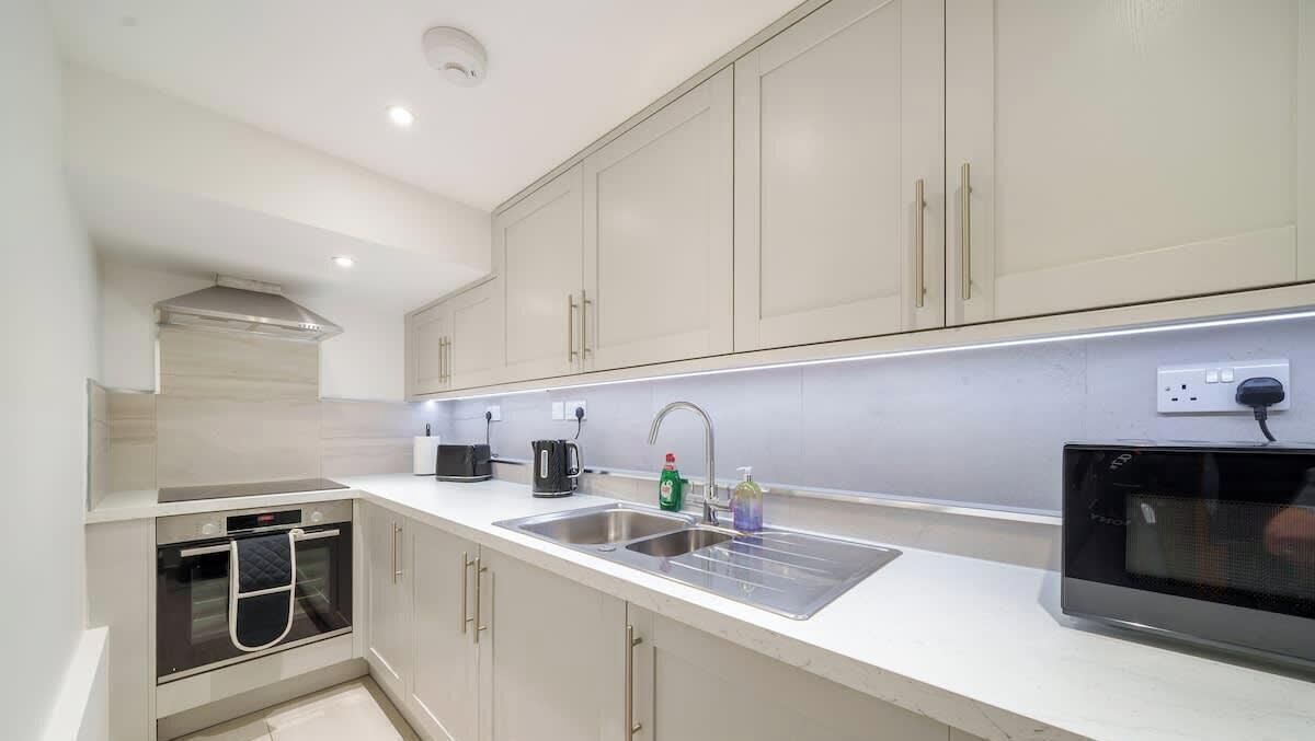 Fridge, microwave, oven, dishwasher