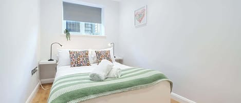 2 bedrooms, iron/ironing board, travel cot, WiFi