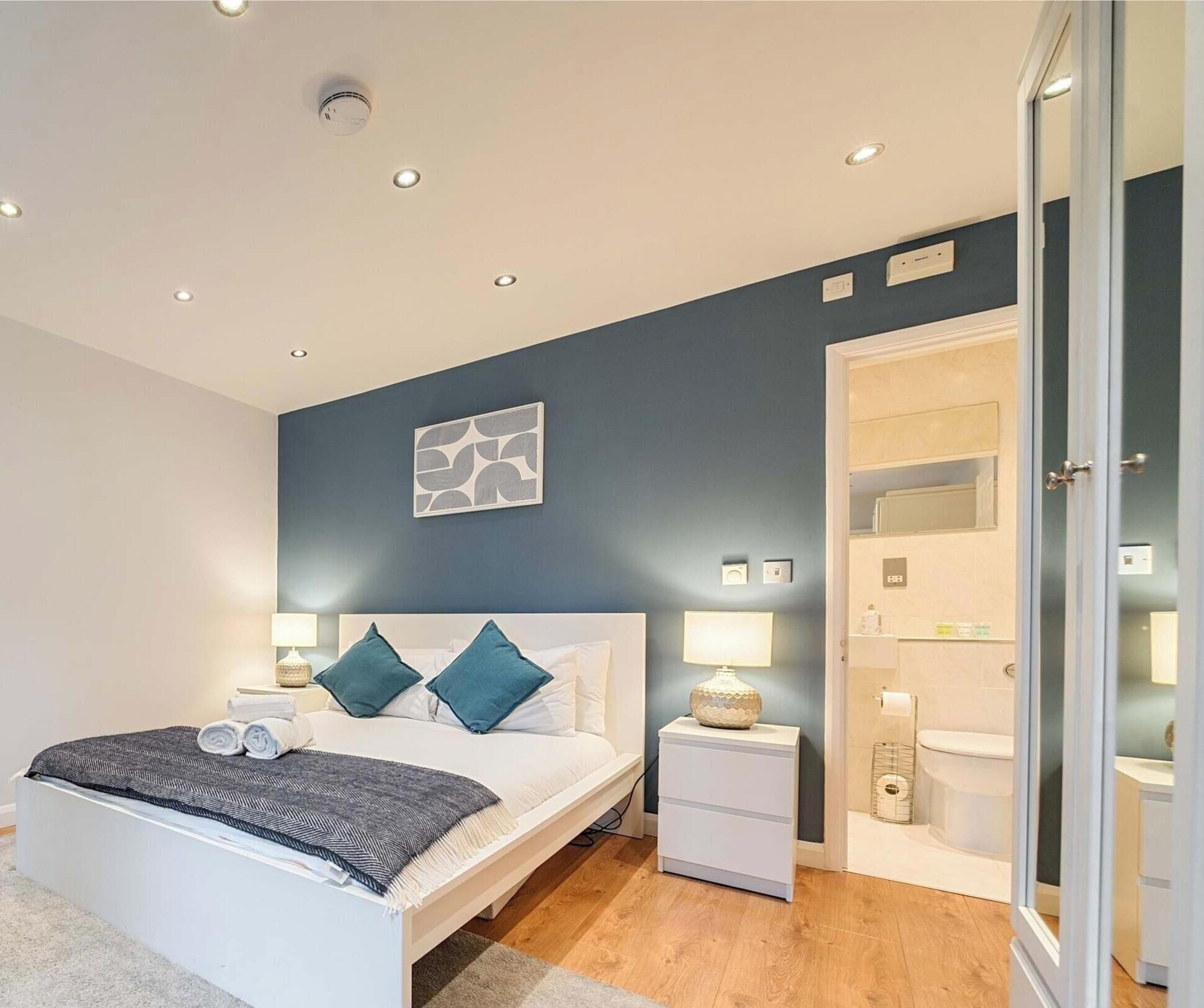 2 bedrooms, iron/ironing board, travel cot, WiFi