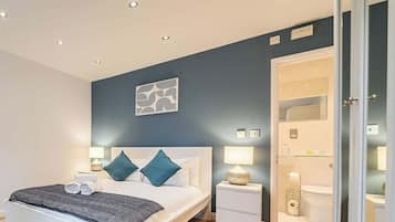 2 bedrooms, iron/ironing board, travel cot, WiFi