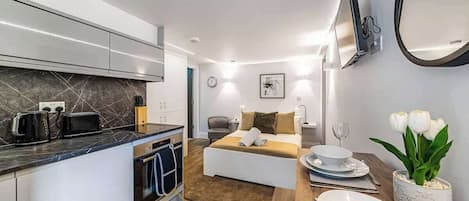 1 soverom, strykejern/-brett, wi-fi og sengetøy