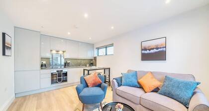 Windsor Gem: 1 Bed|1 Bath| Free Parking