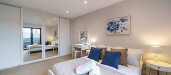 Central Windsor Gem | 1BR Penthouse + Balcony