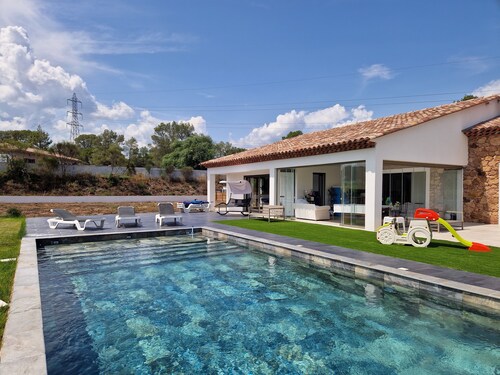 Au Cœur des Vignes non Loin de la Mer. Loue Villa Standing, Repos Assuré