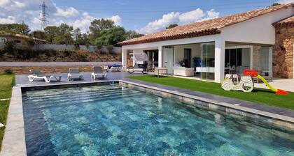 Au Cœur des Vignes non Loin de la Mer. Loue Villa Standing, Repos Assuré