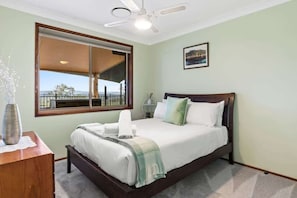 4 bedrooms, desk, iron/ironing board, free WiFi