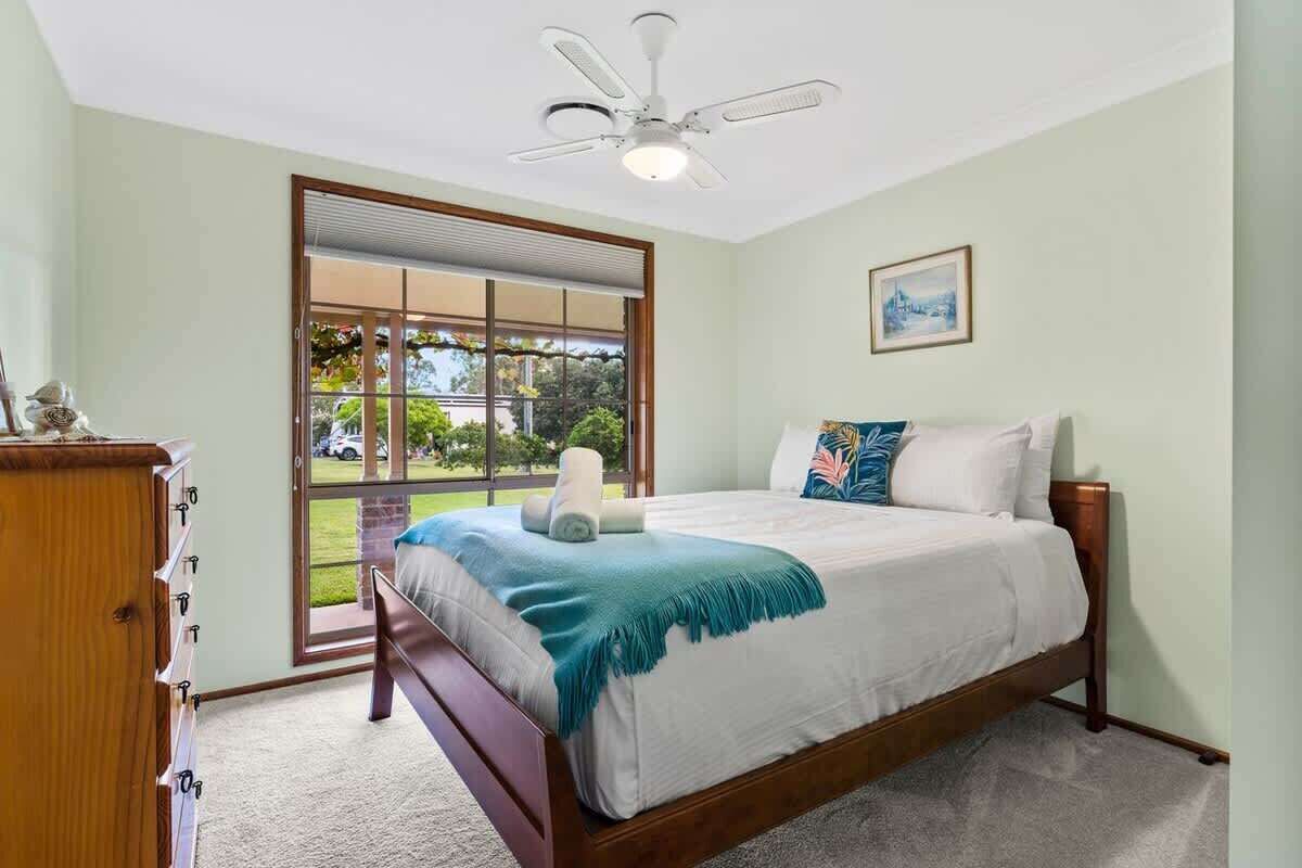 4 bedrooms, desk, iron/ironing board, free WiFi