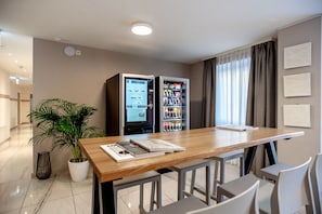 Reception - Miralago Locarno Easy Rooms (Muralto)