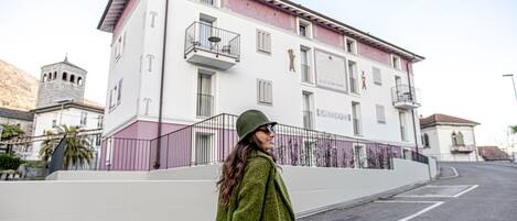 المنشأة من الخارج