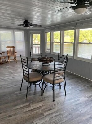 Dining - Rocky Mount Stunner! (Rocky Mount)