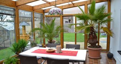 Charmante Ferienwohnung 120m² mit zwei Schlafzimmern und Wintergarten