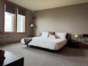 3 bedrooms, desk, iron/ironing board, WiFi