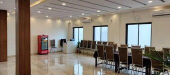 호텔 삿카르 인터내셔널