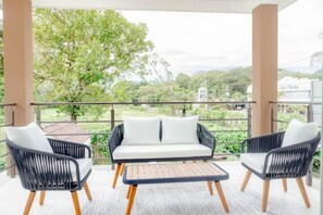 المنطقة المحيطة بالمنشأة