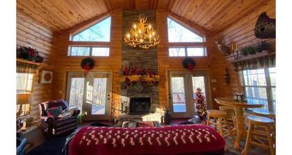 Napaw Mountain Log Cabin ~ A Magical MountainTop Experience
