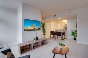 Fernseher, Kamin, Arbeitsbereiche