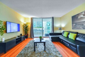 TV, video games - Pool, Gym & Parking | Brickell (Miami)