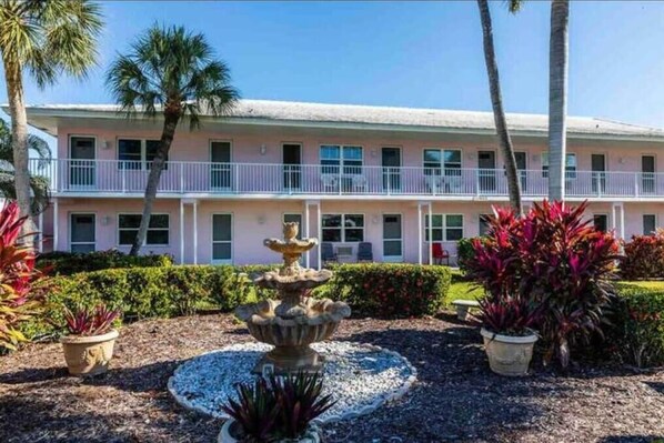 Exterior - Cozy Serenity and Relaxation on Marco Island (Marco Island)