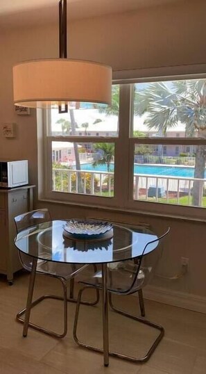 Dining - Cozy Serenity and Relaxation on Marco Island (Marco Island)