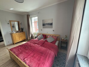 4 chambres, fer et planche à repasser, Wi-Fi gratuit, draps fournis