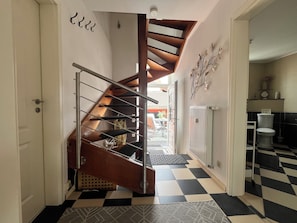 Interior - Spacious apartment over 2 floors in a central location with castle view, wallbox (Saarburg)